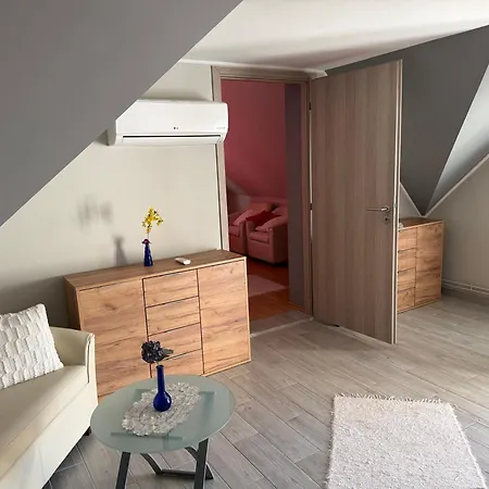 Hegyalja Apartmanhaz