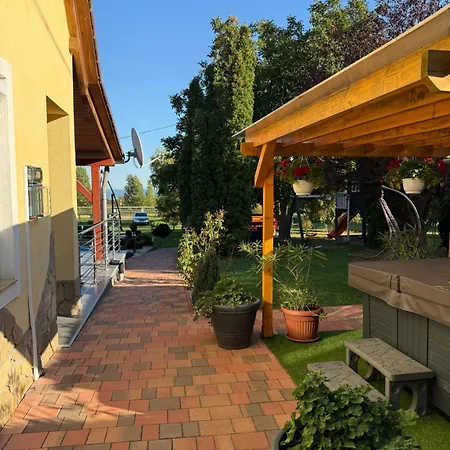 Hegyalja Apartman Balatongyörök