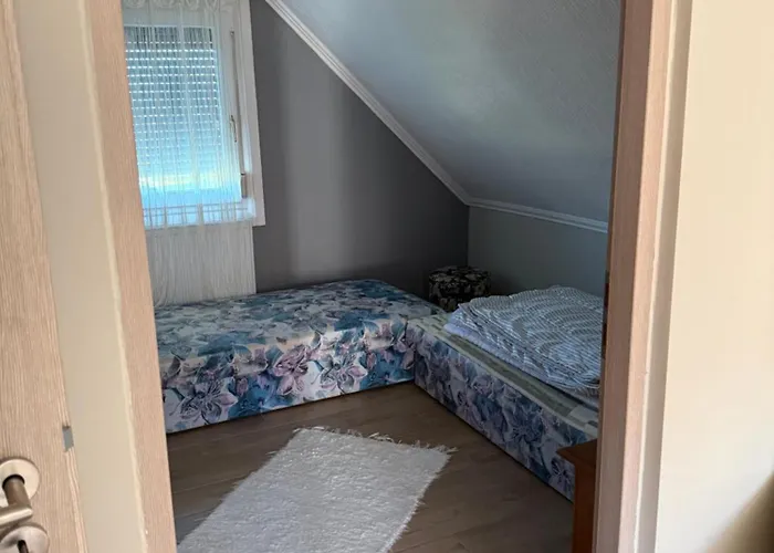 Hegyalja Apartmanhaz דירה Balatongyörök